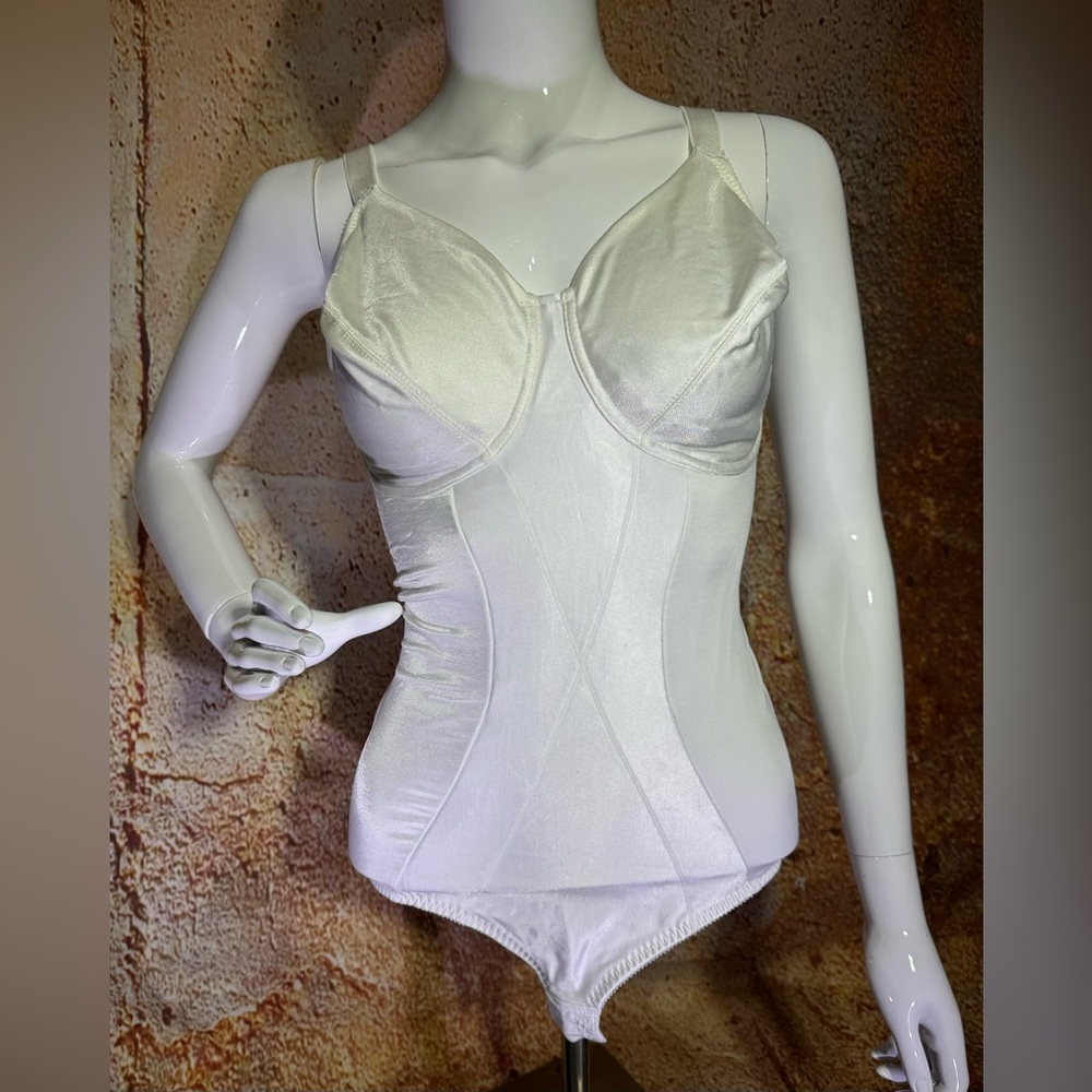 NWOT white body shaper 38C